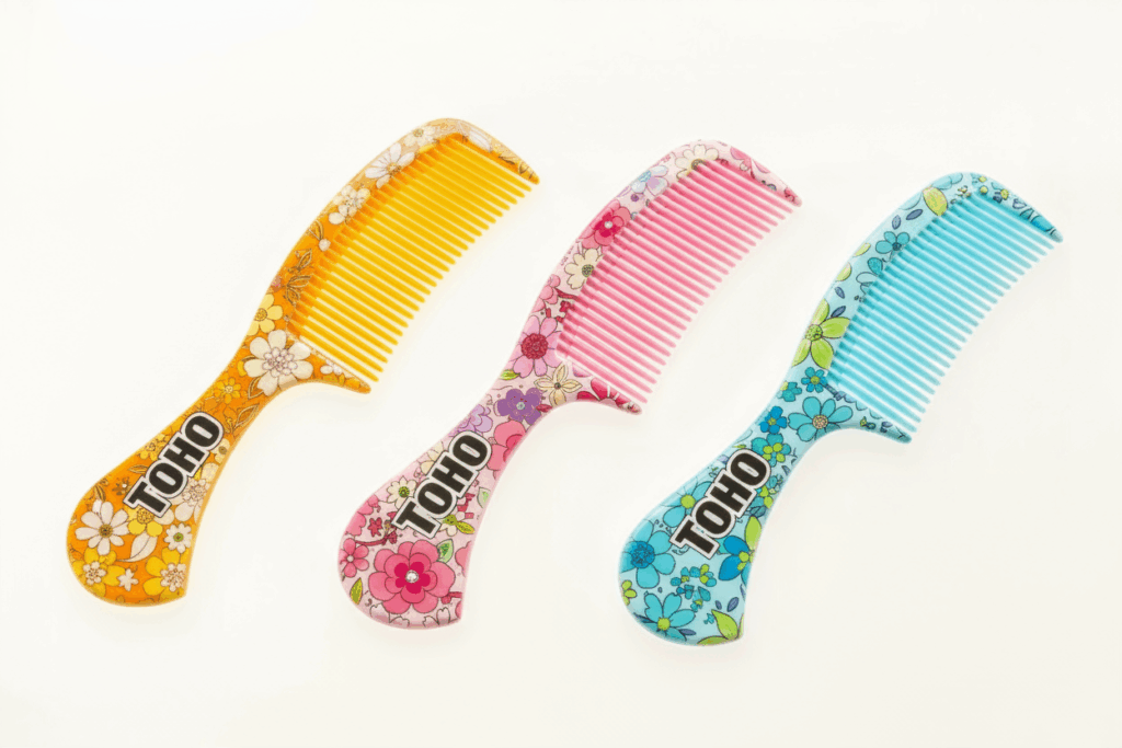 化粧品雑貨　美容雑貨　化粧品ノベルティ　ヘアブラシ印刷　オリジナルヘアブラシ　化粧品印刷　化粧品雑貨印刷　美容雑貨印刷　オリジナル美容雑貨　化粧品景品　コーム印刷　印刷コーム　コーム別注　ヘアブラシノベルティ